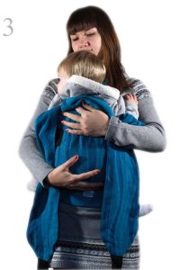 supporting your baby‛s head lift the carrier back