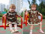 платье 100КБ Два платьица family look для девочек-близняшек + трусики на подгузник.

Найдите четыре различия ;)